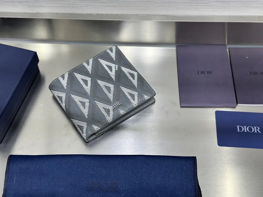 ディオール(DIOR) 持ち歩きやすい ミニ財布 メンズ|新品 020A2ADDの商品画像