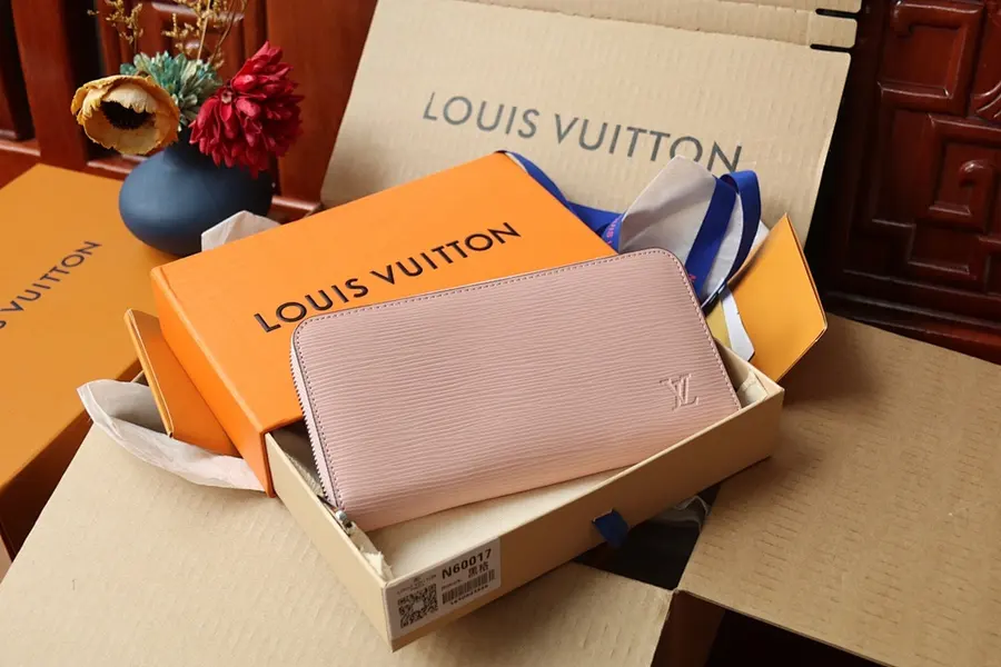 ルイ・ヴィトン（LOUIS VUITTON） 収納しやすい ロングウォレット メンズ｜新品 02D6BD03