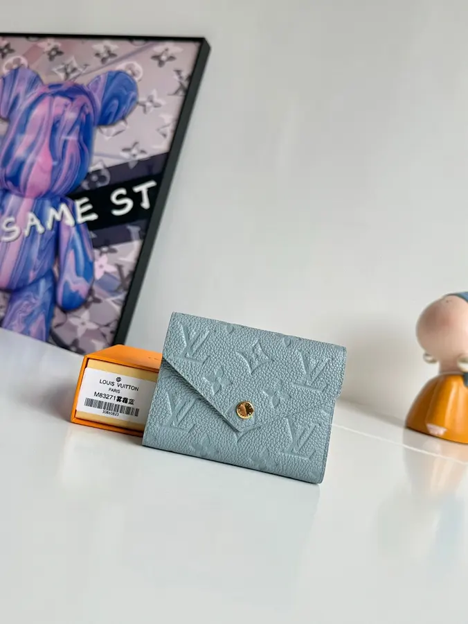 ルイ・ヴィトン（LOUIS VUITTON） コンパクト財布 新品 レディース 持ち歩きやすい｜0404292F