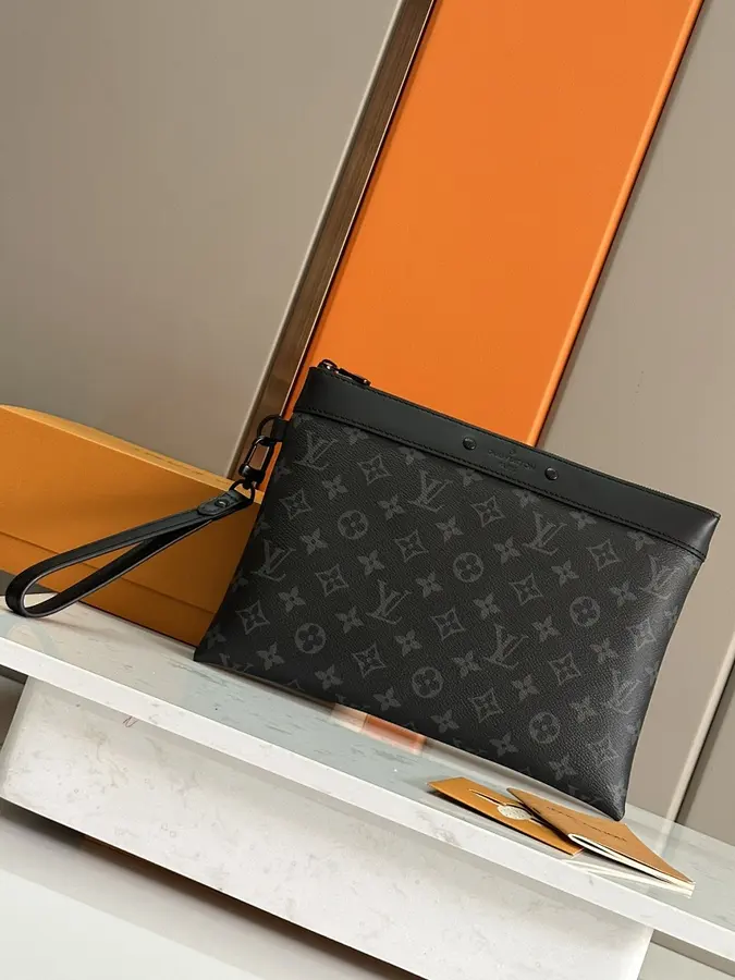 ルイ・ヴィトン（LOUIS VUITTON） メンズ クラッチバッグ 手持ちタイプ｜新品 04122943