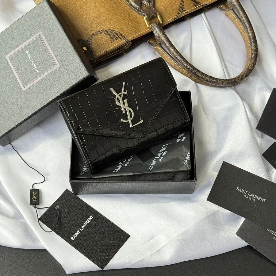 SAINT LAURENT サンローラン（SAINT LAURENT） 財布 レザー レディース｜新品 04C5F884