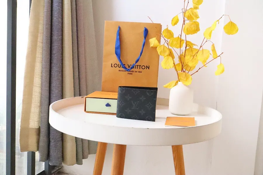 ルイ・ヴィトン（LOUIS VUITTON） ミニ財布 コンパクト メンズ｜新品 05A3E25E