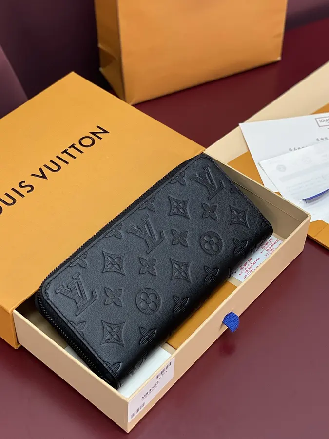 ルイ・ヴィトン（LOUIS VUITTON） メンズ ロングウォレット レザー｜新品 061A05BA