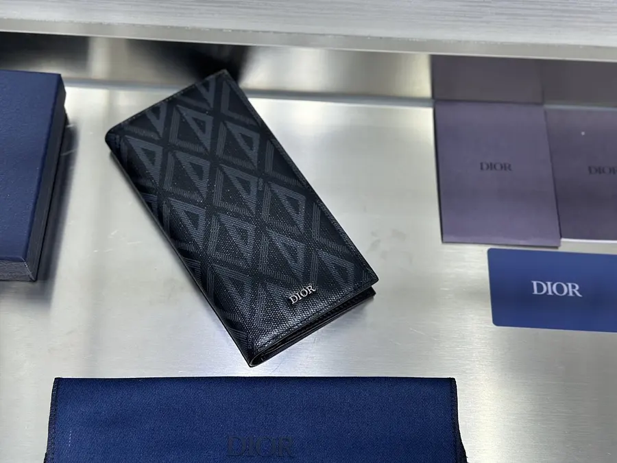 ディオール(DIOR) レザー ロングウォレット メンズ|新品 069D5512の商品画像