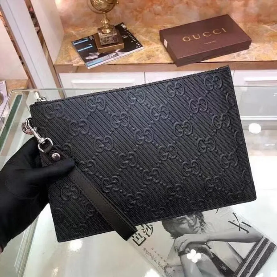 グッチ(GUCCI) レザー クラッチバッグ メンズ|新品 0AFADFC4の商品画像