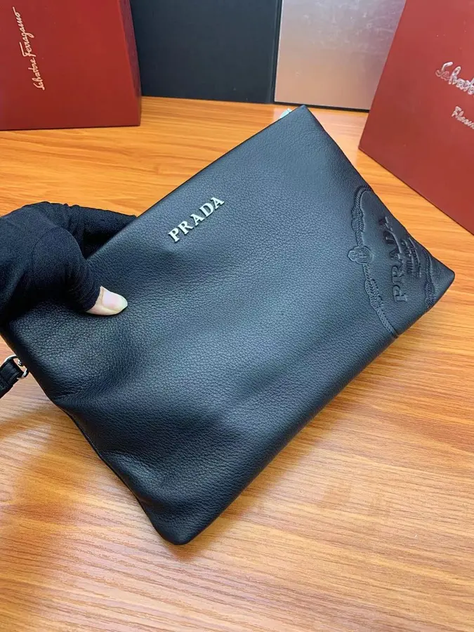 プラダ（PRADA） 手持ちタイプ クラッチバッグ メンズ｜新品 0BE2386C