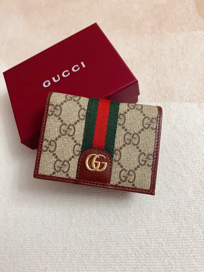 グッチ(GUCCI) ミニ財布 レザー レディース|新品 0C35BE6Bの商品画像