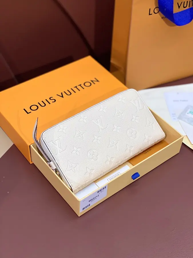 ルイ・ヴィトン（LOUIS VUITTON） 長財布 ロングタイプ レディース｜新品 0EBA4579
