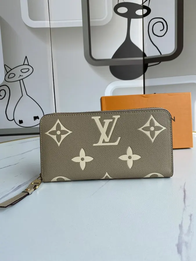 ルイ・ヴィトン（LOUIS VUITTON） レディース 財布 デイリー向け｜新品 0FB5A1C3
