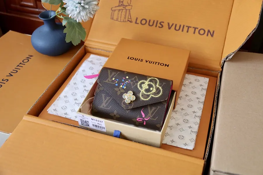 ルイ・ヴィトン（LOUIS VUITTON） コンパクト コンパクト財布 レディース｜新品 1030FC18