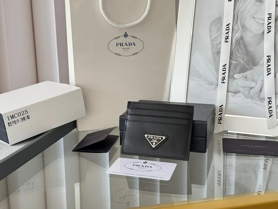 プラダ（PRADA） 男女兼用 カードケース コンパクト｜新品 114B7837