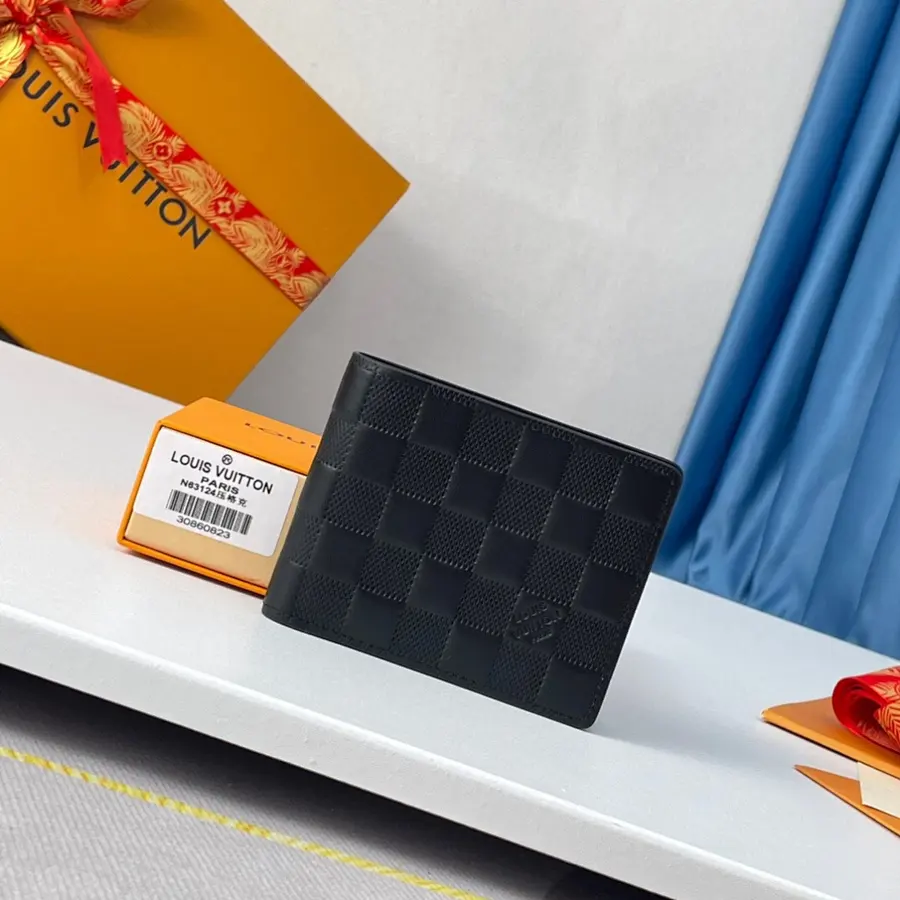 ルイ・ヴィトン（LOUIS VUITTON） コンパクト財布 新品 メンズ レザー｜11C73A5C