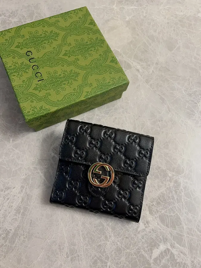 グッチ(GUCCI) ミニ財布 レザー レディース|新品 12F9C54Aの商品画像