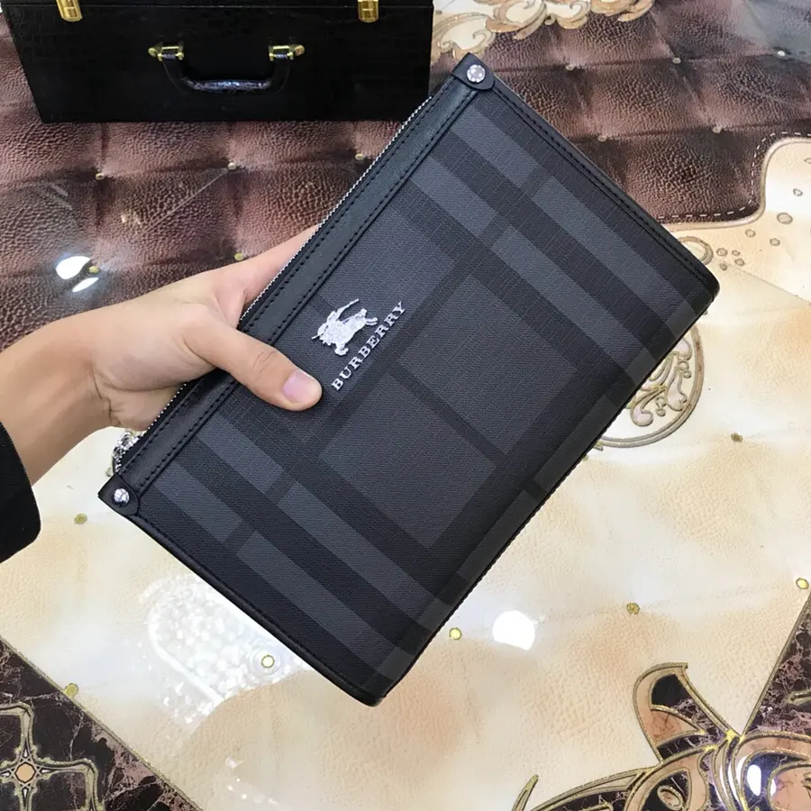 バーバリー(BURBERRY) クラッチバッグ 手持ちタイプ メンズ|新品 144C70D3の商品画像