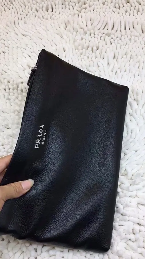 プラダ（PRADA） クラッチバッグ 新品 メンズ レザー｜15E0ADCB