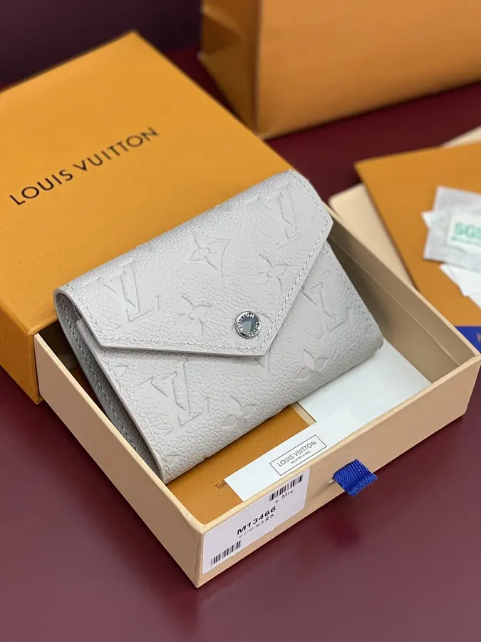 ルイ・ヴィトン（LOUIS VUITTON） レディース ミニ財布 コンパクト｜新品 1B6FA824