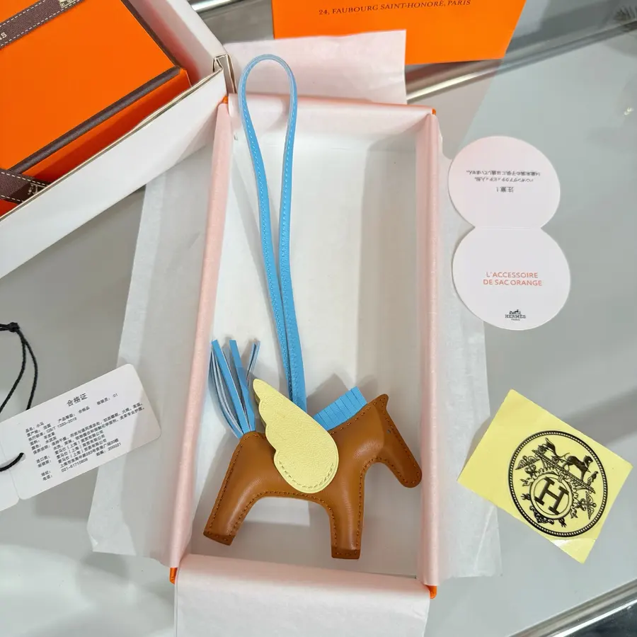 エルメス(HERMÈS) メタル キーホルダー 男女兼用|新品 1D7DBBF2の商品画像