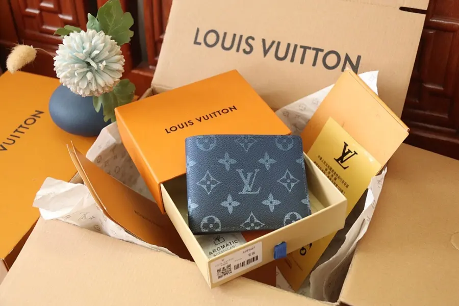 ルイ・ヴィトン(LOUIS VUITTON) ミニ財布 新品 レディース レザー|1EEE4FF4の商品画像