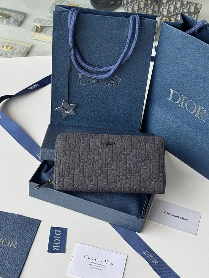 ディオール(DIOR) ロングウォレット 新品 メンズ 収納しやすい|1F688247の商品画像