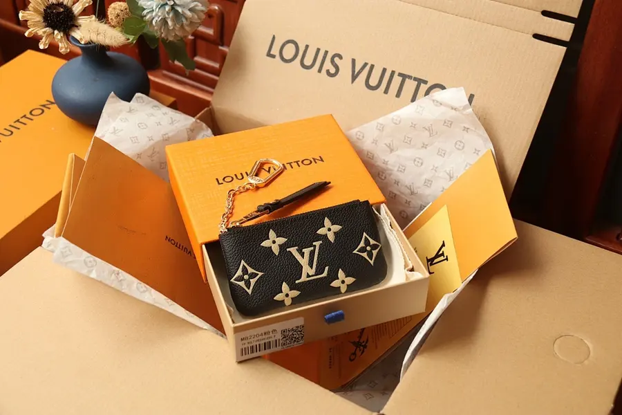 ルイ・ヴィトン（LOUIS VUITTON） ミニ財布 新品 レディース レザー｜1FA1AB77