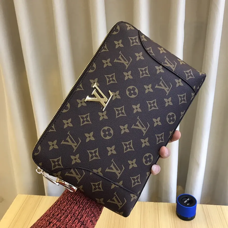 ルイ・ヴィトン（LOUIS VUITTON） メンズ クラッチバッグ レザー｜新品 20194768