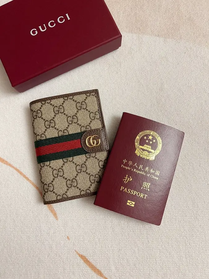 GUCCI グッチ（GUCCI） メンズ パスポートホルダー レザー｜新品 20414E80