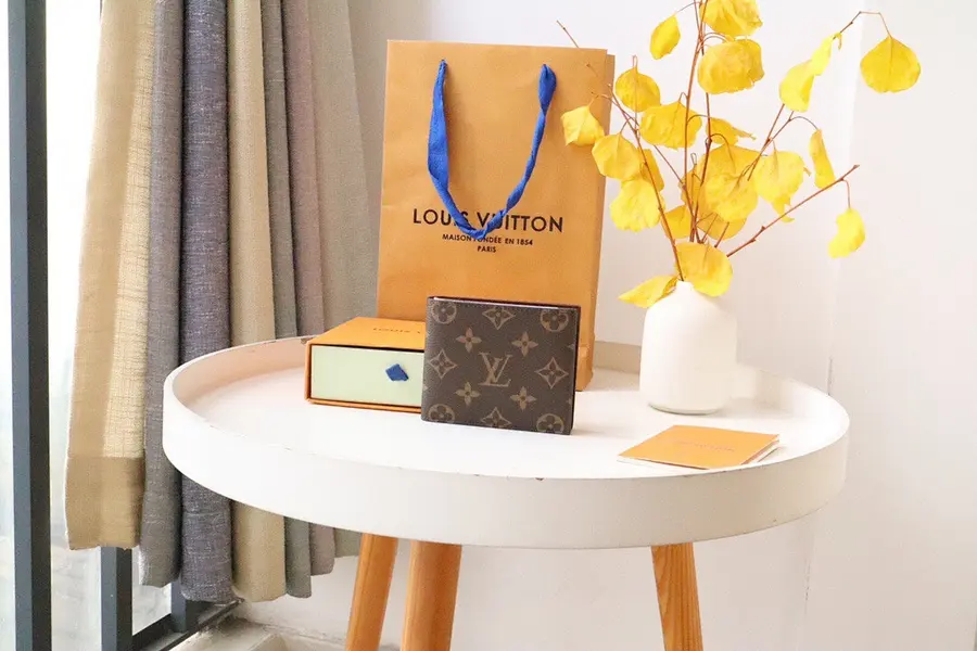 ルイ・ヴィトン（LOUIS VUITTON） メンズ ミニ財布 持ち歩きやすい｜新品 21B1FE85