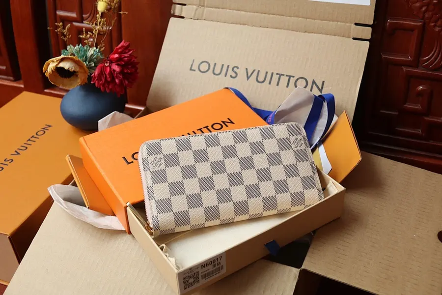 ルイ・ヴィトン(LOUIS VUITTON) ロングウォレット レザー メンズ|新品 233E01ABの商品画像