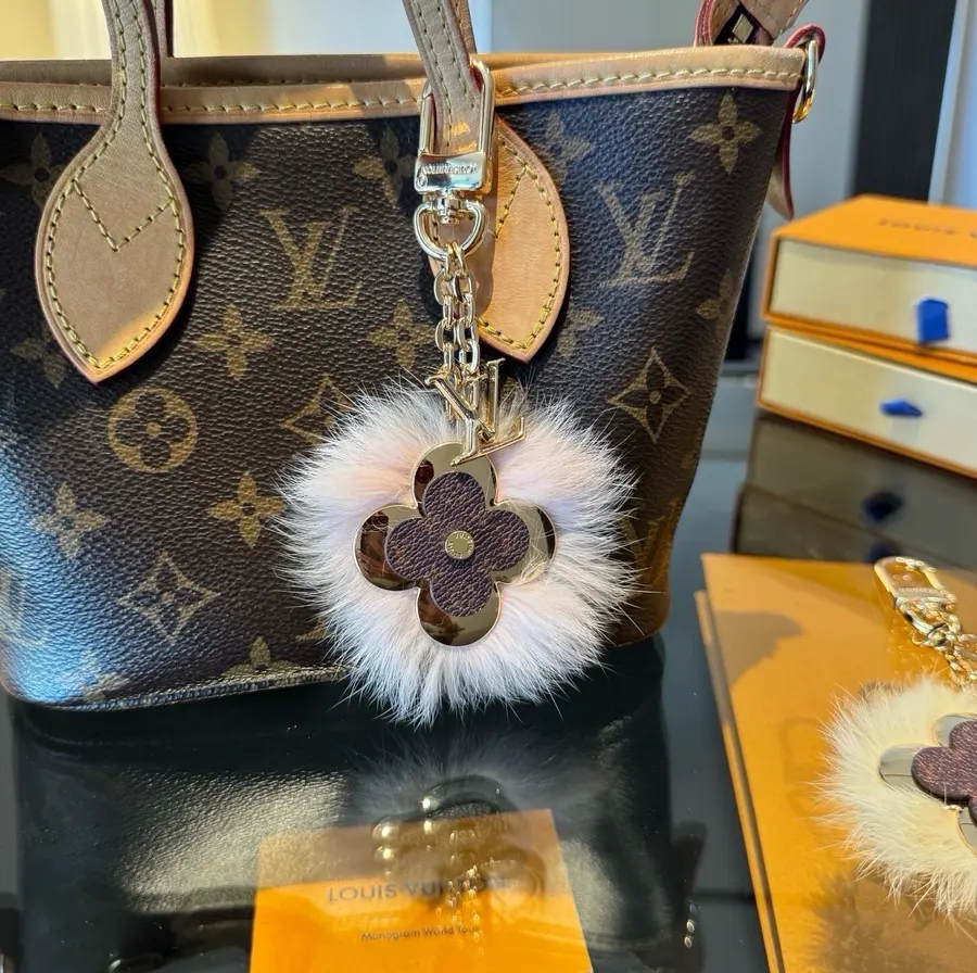 ルイ・ヴィトン(LOUIS VUITTON) 男女兼用 キーケース コンパクト|新品 23688254の商品画像