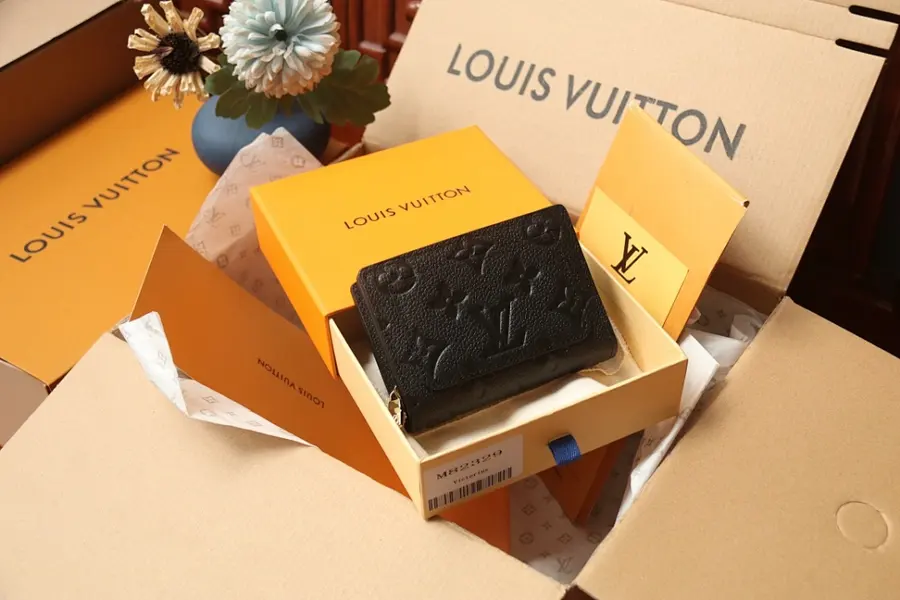 ルイ・ヴィトン（LOUIS VUITTON） レディース ミニ財布 コンパクト｜新品 2467694D