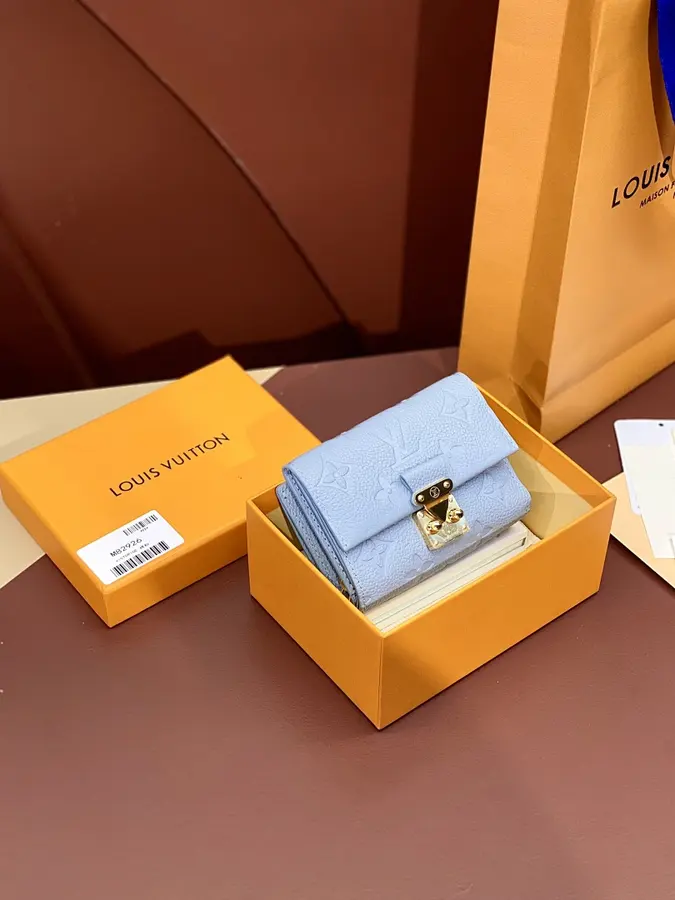 ルイ・ヴィトン（LOUIS VUITTON） レディース コンパクト財布 持ち歩きやすい｜新品 2467EE4D