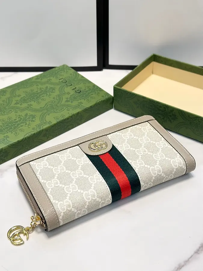 グッチ（GUCCI） メンズ 長財布 レザー｜新品 24A8293Cの商品画像