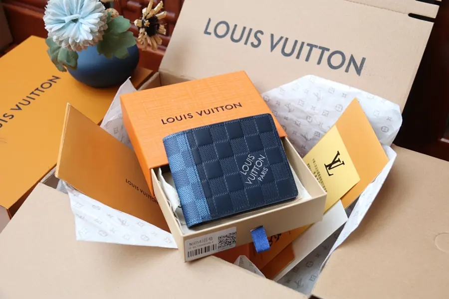 ルイ・ヴィトン（LOUIS VUITTON） レザー ミニ財布 レディース｜新品 24BB2B58