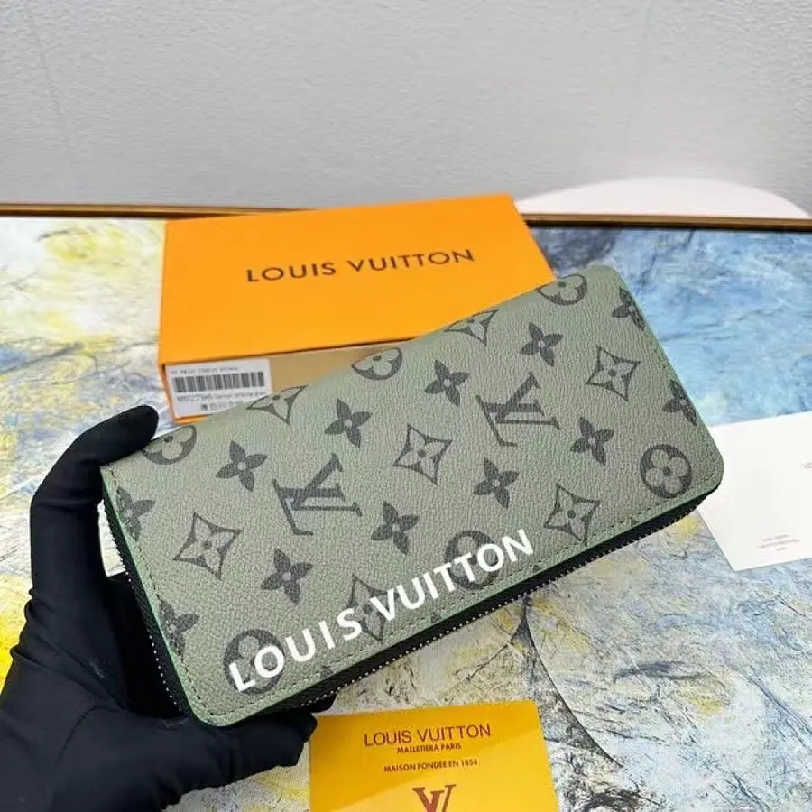 ルイ・ヴィトン（LOUIS VUITTON） レザー 長財布 レディース｜新品 24DD3684