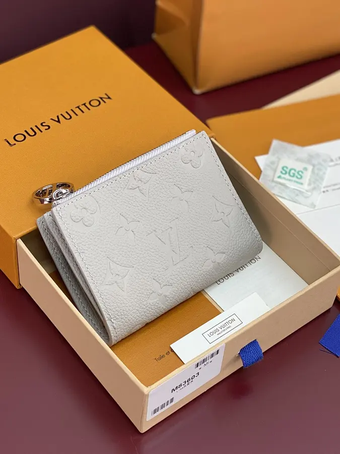 ルイ・ヴィトン（LOUIS VUITTON） コンパクト財布 新品 レディース 持ち歩きやすい｜24DF74C4