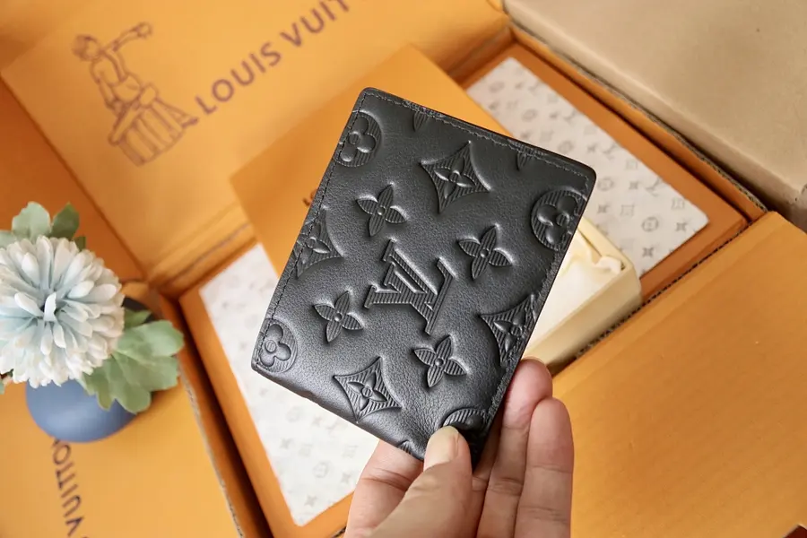 ルイ・ヴィトン（LOUIS VUITTON） メンズ コンパクト財布 レザー｜新品 251F8016の商品画像