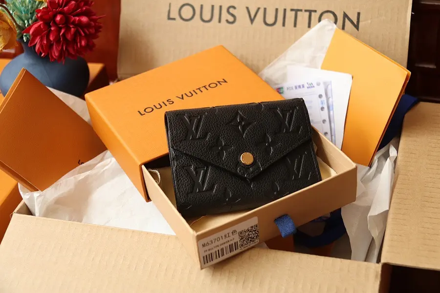 ルイ・ヴィトン(LOUIS VUITTON) コンパクト財布 持ち歩きやすい レディース|新品 296DC4CFの商品画像