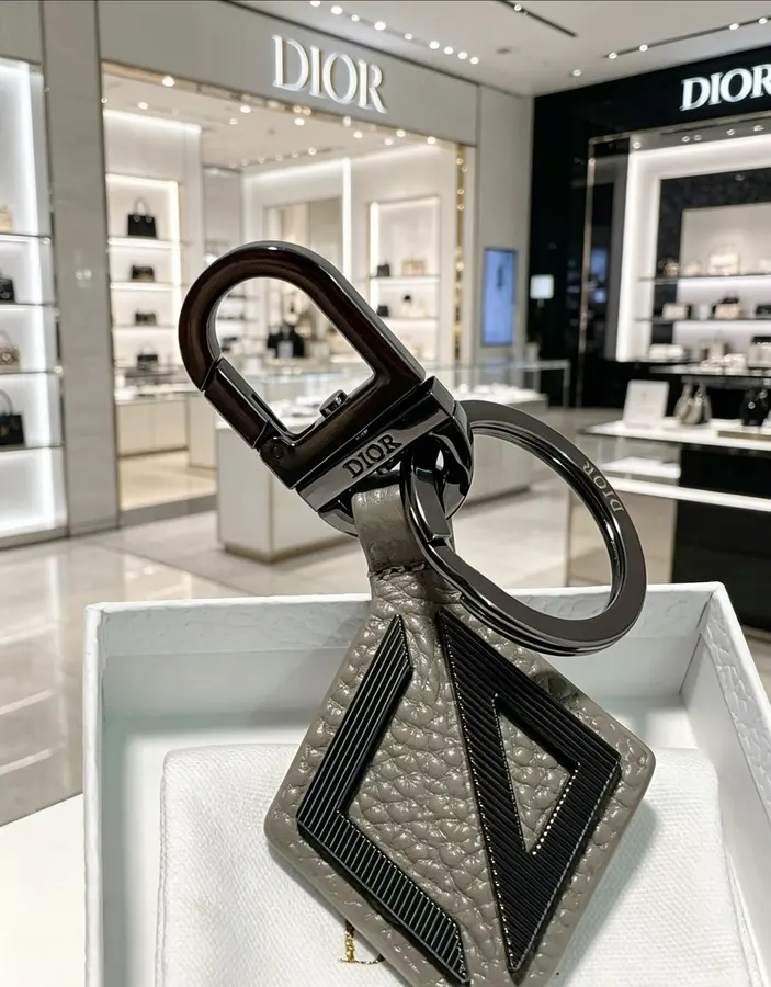 ディオール（DIOR） キーホルダー メタル 男女兼用｜新品 2A11B9B1