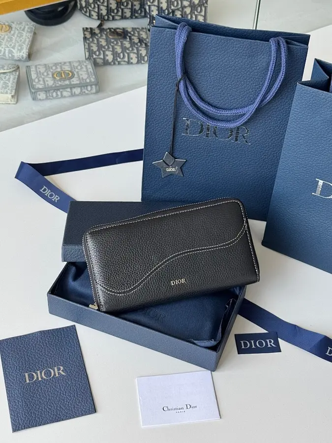 ディオール(DIOR) メンズ ロングウォレット レザー|新品 2AE25DA7の商品画像