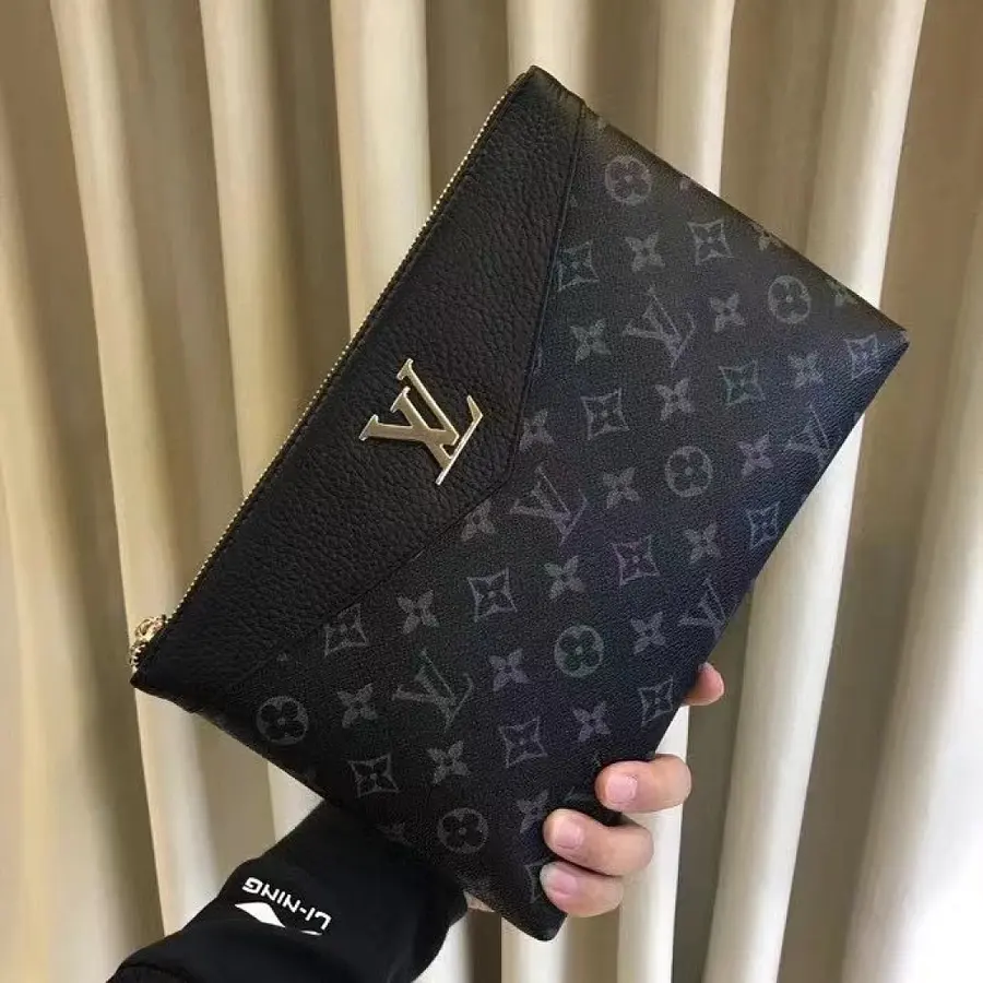 ルイ・ヴィトン(LOUIS VUITTON) レザー クラッチバッグ メンズ|新品 2BEDEE44の商品画像