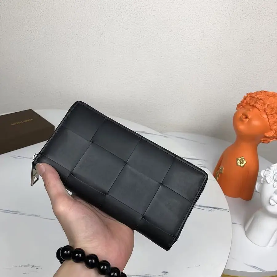 BOTTEGA VENETA ボッテガ・ヴェネタ（BOTTEGA VENETA） 長財布 レザー メンズ｜新品 2C62B1B2