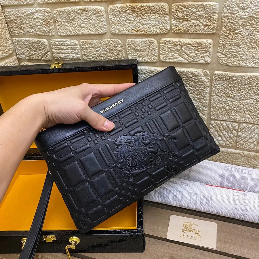 バーバリー（BURBERRY） クラッチバッグ 新品 メンズ 手持ちタイプ｜2E54B459
