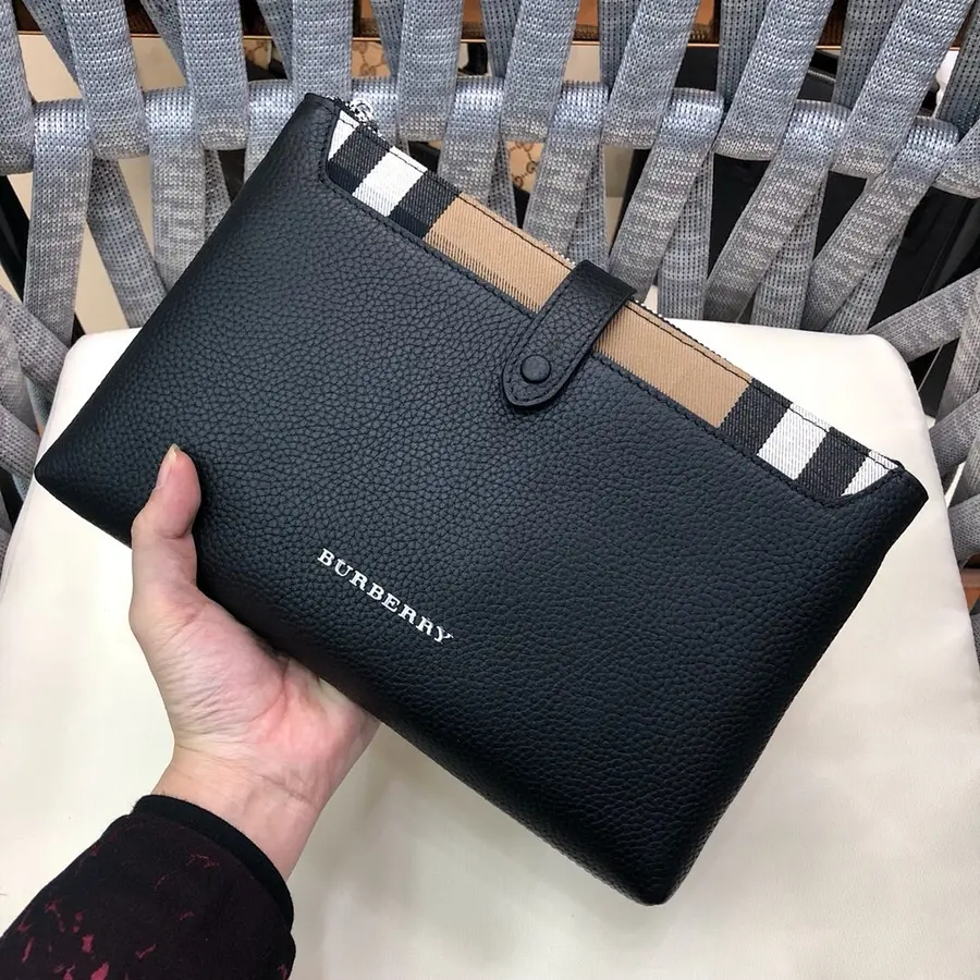 バーバリー（BURBERRY） クラッチバッグ 新品 メンズ 手持ちタイプ｜2E995762