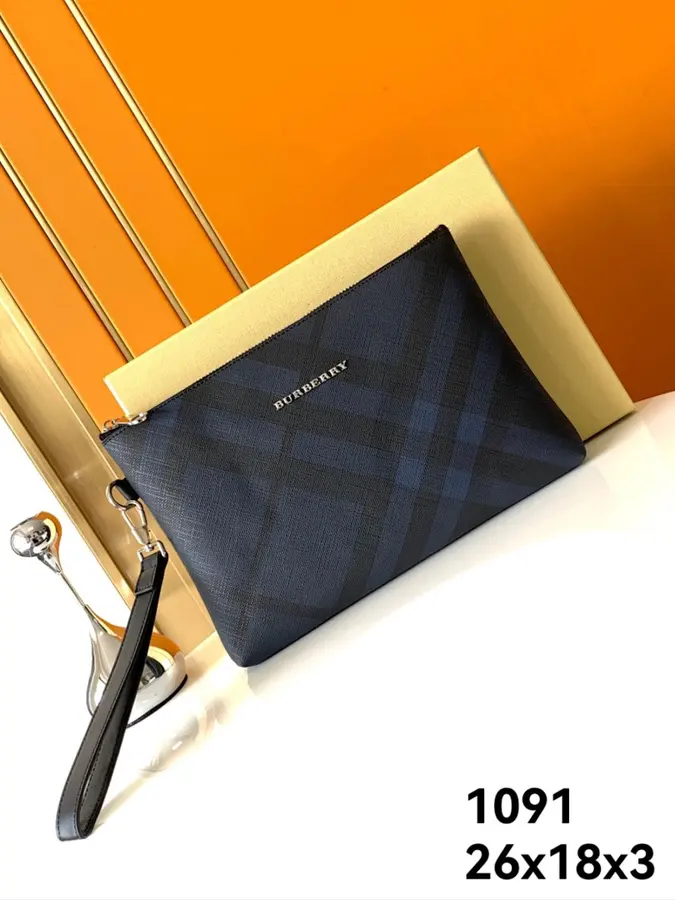 バーバリー（BURBERRY） メンズ クラッチバッグ 手持ちタイプ｜新品 305CE8A7
