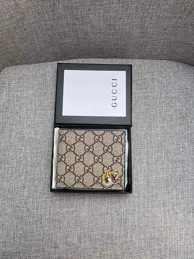 グッチ（GUCCI） メンズ ミニ財布 持ち歩きやすい｜新品 327E7B25