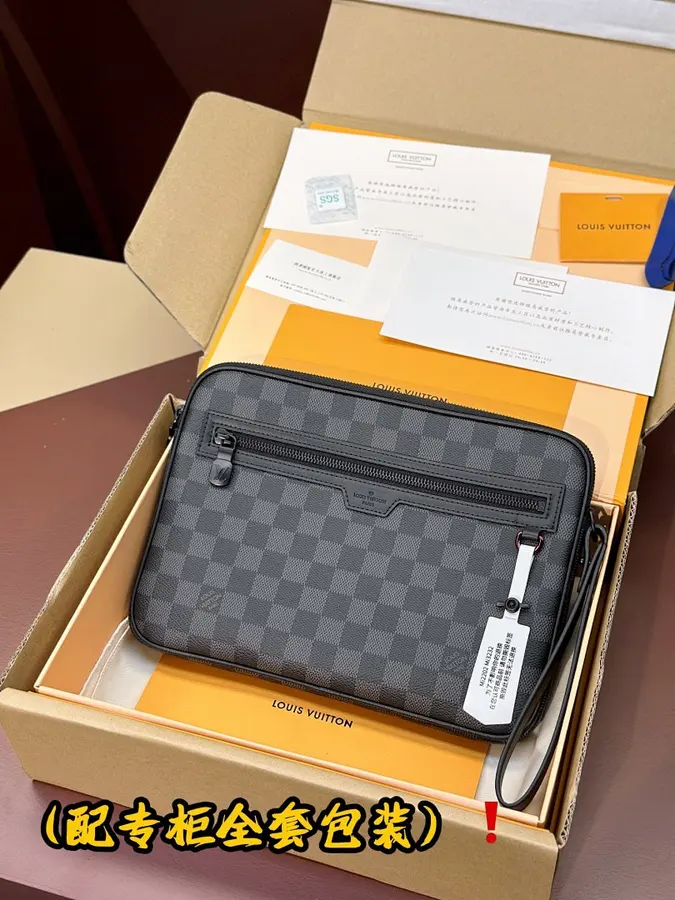 ルイ・ヴィトン（LOUIS VUITTON） クラッチバッグ 新品 メンズ 手持ちタイプ｜35DCA055