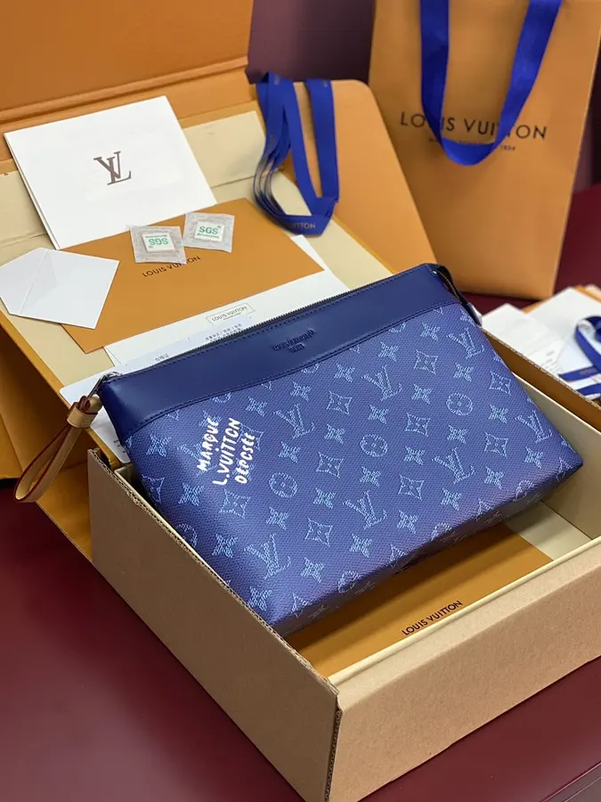 ルイ・ヴィトン（LOUIS VUITTON） クラッチバッグ 手持ちタイプ メンズ｜新品 3678F9C4