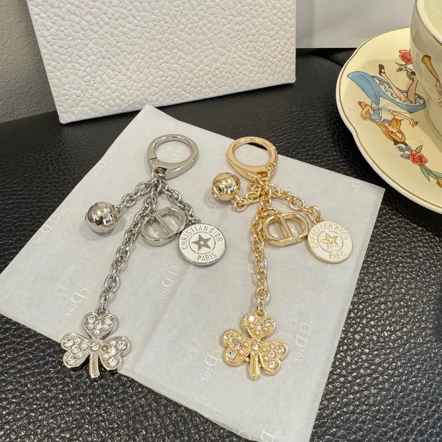 3,000円で選ぶブランド小物｜女性向けプチギフト