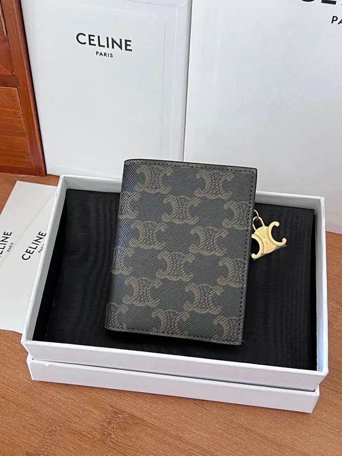 セリーヌ(CELINE) ミニ財布 新品 レディース レザー|391C12B4の商品画像