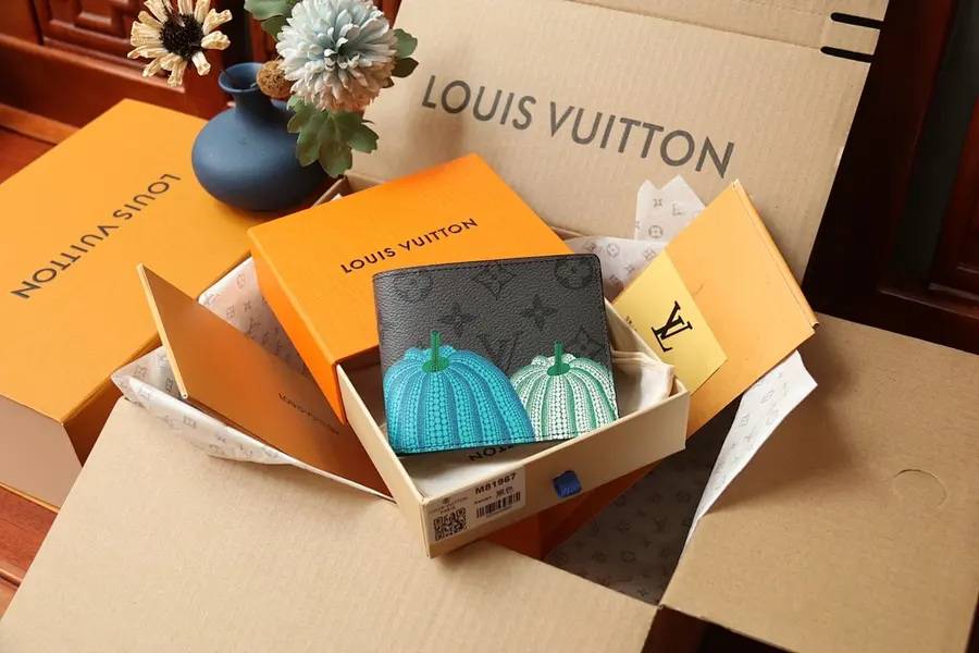 ルイ・ヴィトン(LOUIS VUITTON) ミニ財布 新品 レディース レザー|3C1E059Aの商品画像